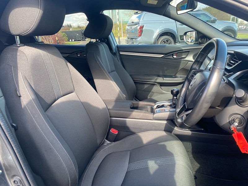 Used Honda Civic 2019 for sale - 78167988: Photo 2