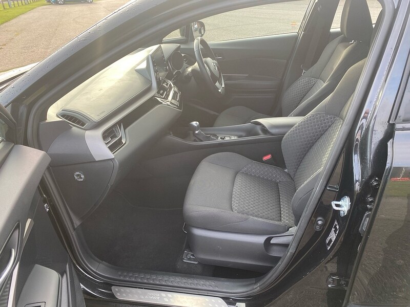 Used Toyota C-HR for sale - 78122333: Photo 11