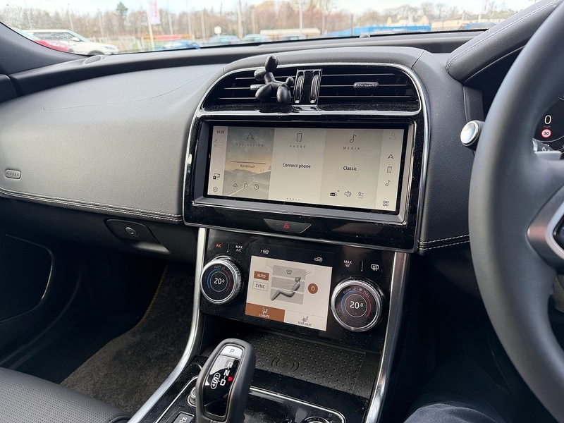 Used Jaguar XE 2023 for sale - 77947079: Photo 16