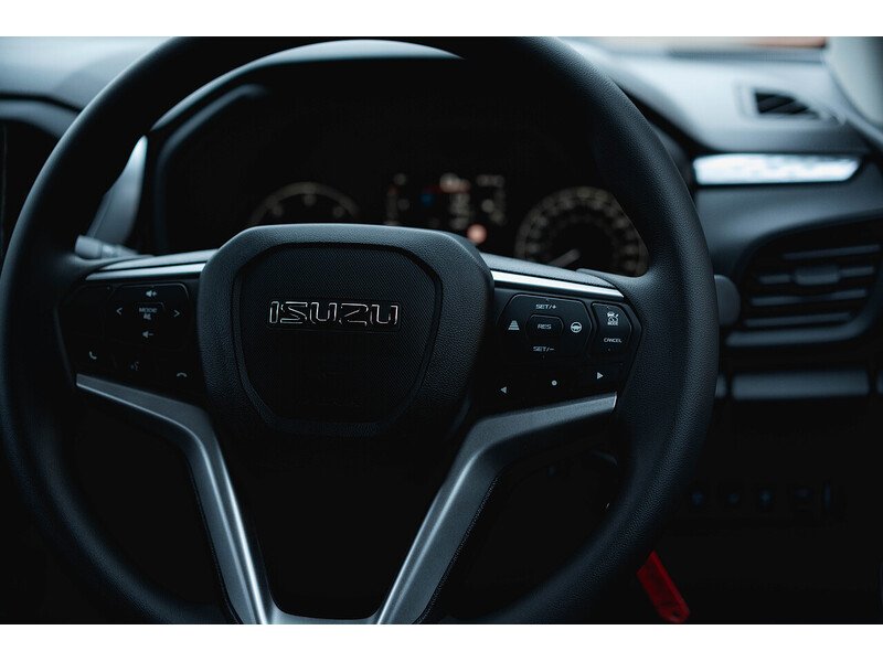 Used Isuzu D-Max 2025 for sale - 77685025: Photo 39