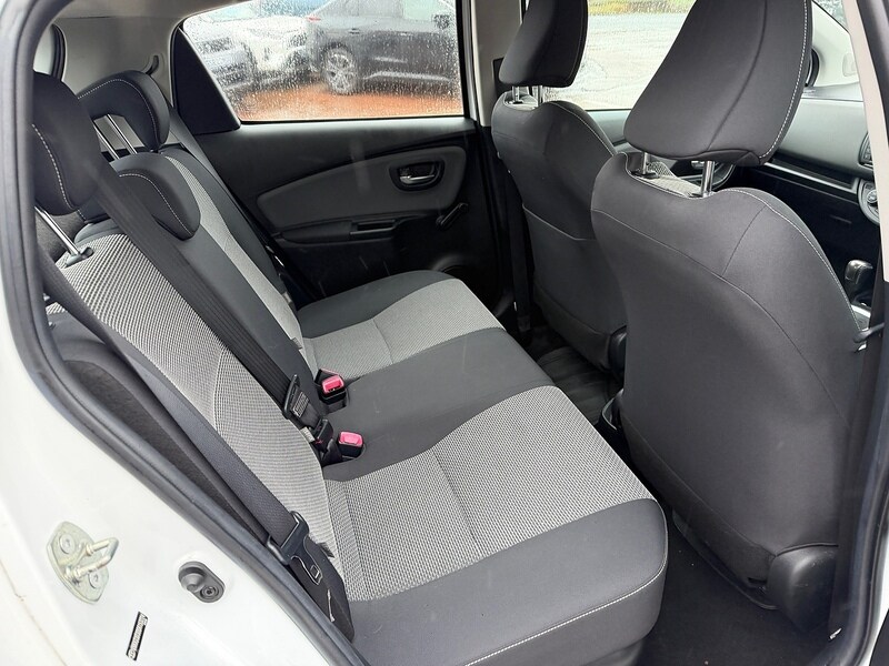 Used Toyota Yaris 2015 for sale - 77685047: Photo 11