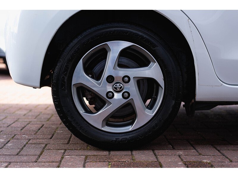 Used Toyota Yaris 2015 for sale - 77685047: Photo 18