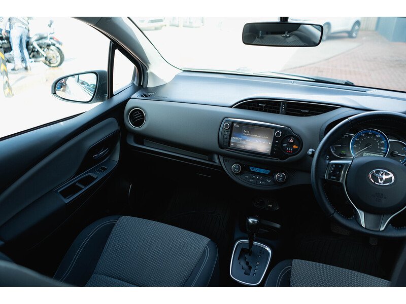 Used Toyota Yaris 2015 for sale - 77685047: Photo 29