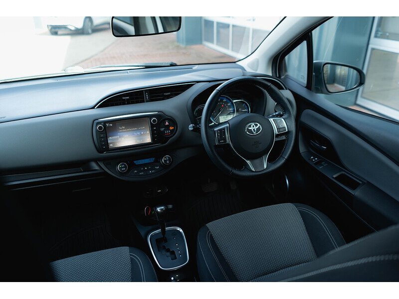 Used Toyota Yaris 2015 for sale - 77685047: Photo 30