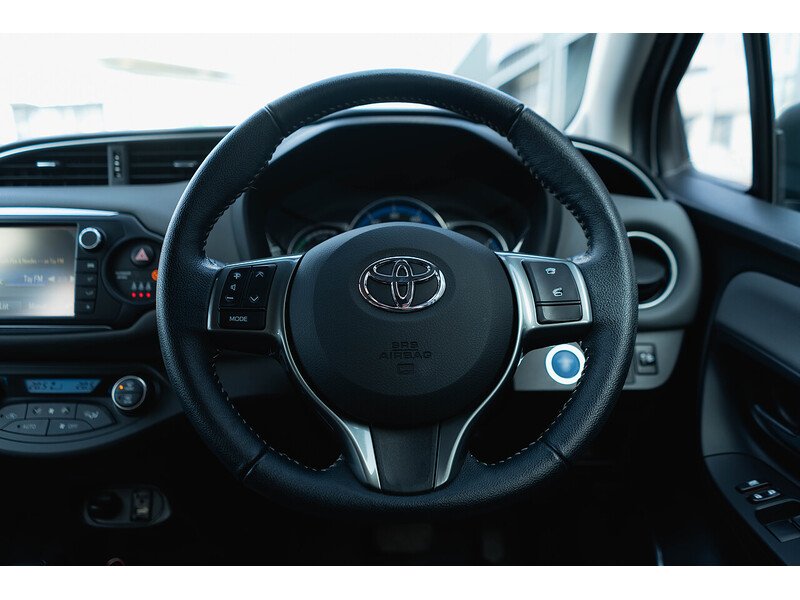 Used Toyota Yaris 2015 for sale - 77685047: Photo 31