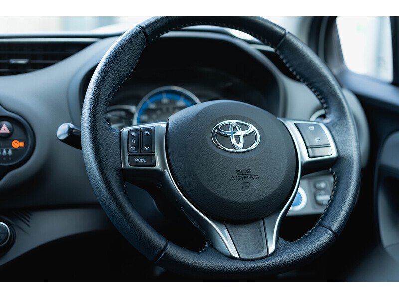 Used Toyota Yaris 2015 for sale - 77685047: Photo 34