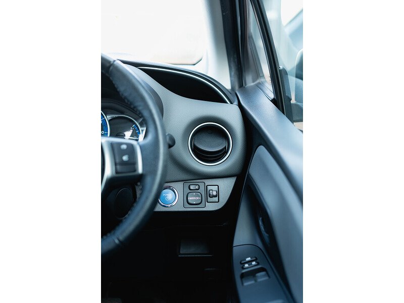 Used Toyota Yaris 2015 for sale - 77685047: Photo 36