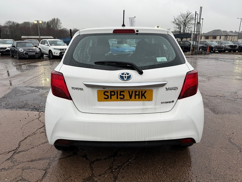 Used Toyota Yaris 2015 for sale - 77685047: Photo 4