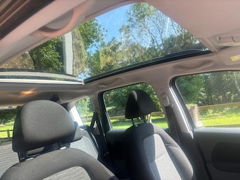 Used Citroen C3 Picasso 2016 for sale - 79060520: Photo