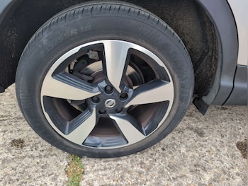 Used Nissan Qashqai 2017 for sale - 79083037: Photo
