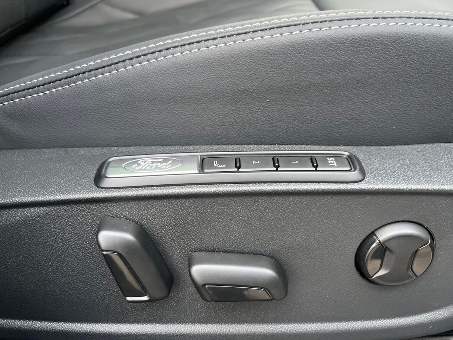 Used Ford Explorer 2024 for sale - 77489369: Photo 30