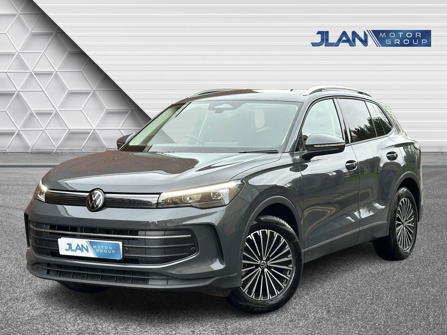 Used Volkswagen Tiguan 2024 for sale - 77028969: Photo 2