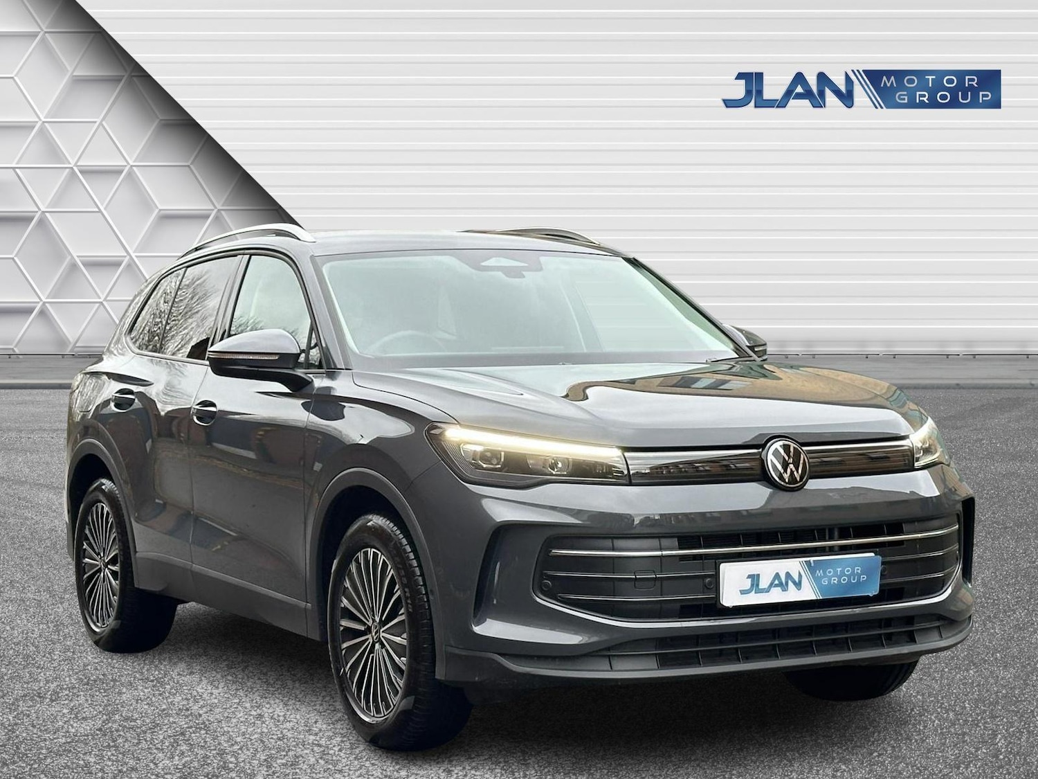 Used Volkswagen Tiguan 2024 for sale - 77028969: Photo 5