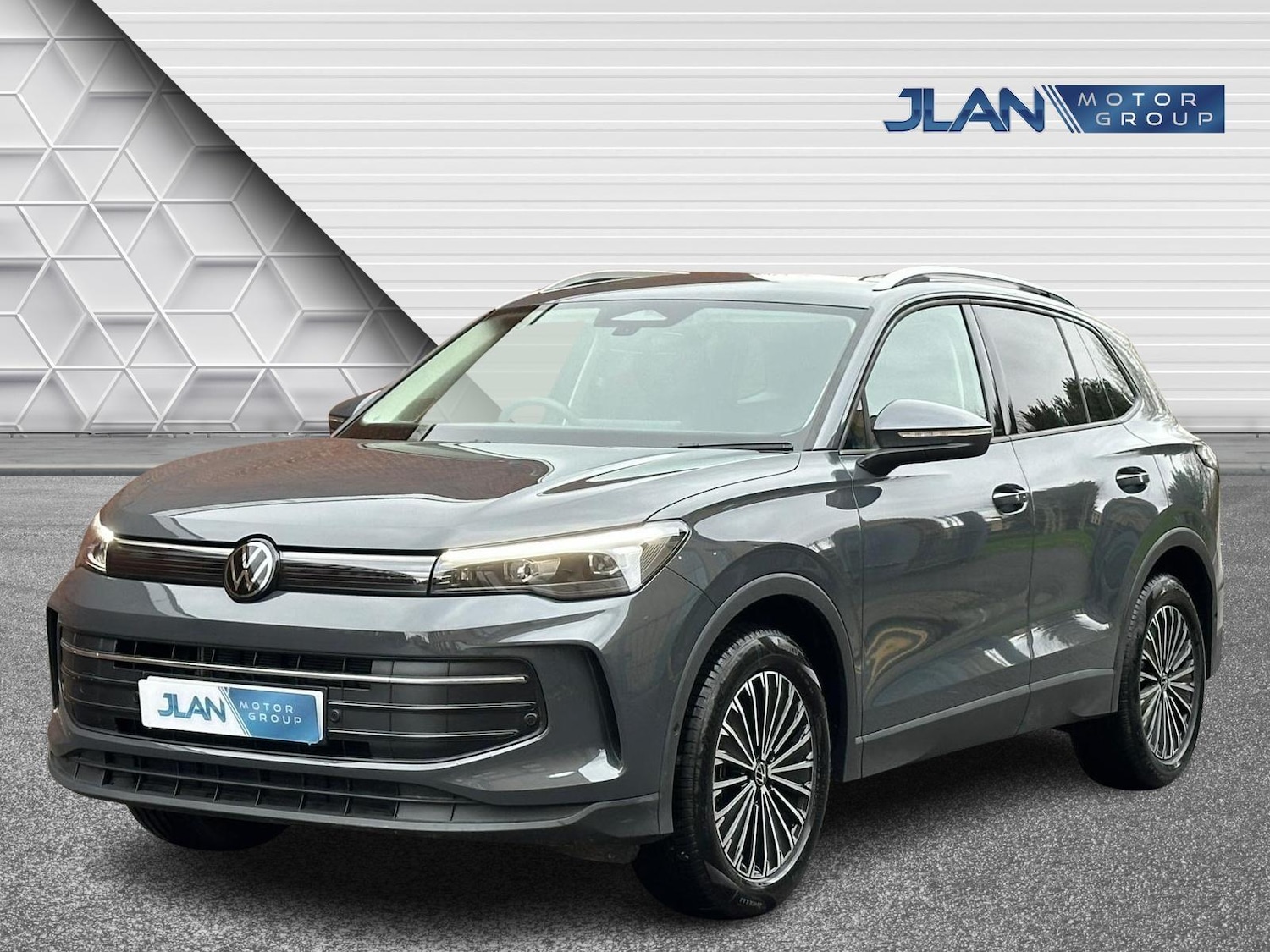 Used Volkswagen Tiguan 2024 for sale - 77028969: Photo 6