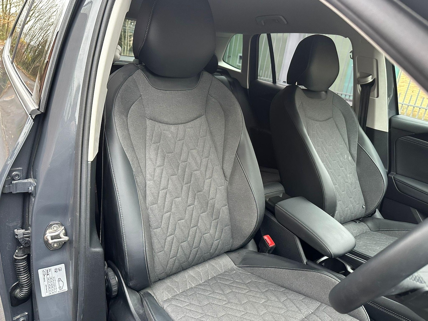 Used Volkswagen Tiguan 2024 for sale - 77028969: Photo 8