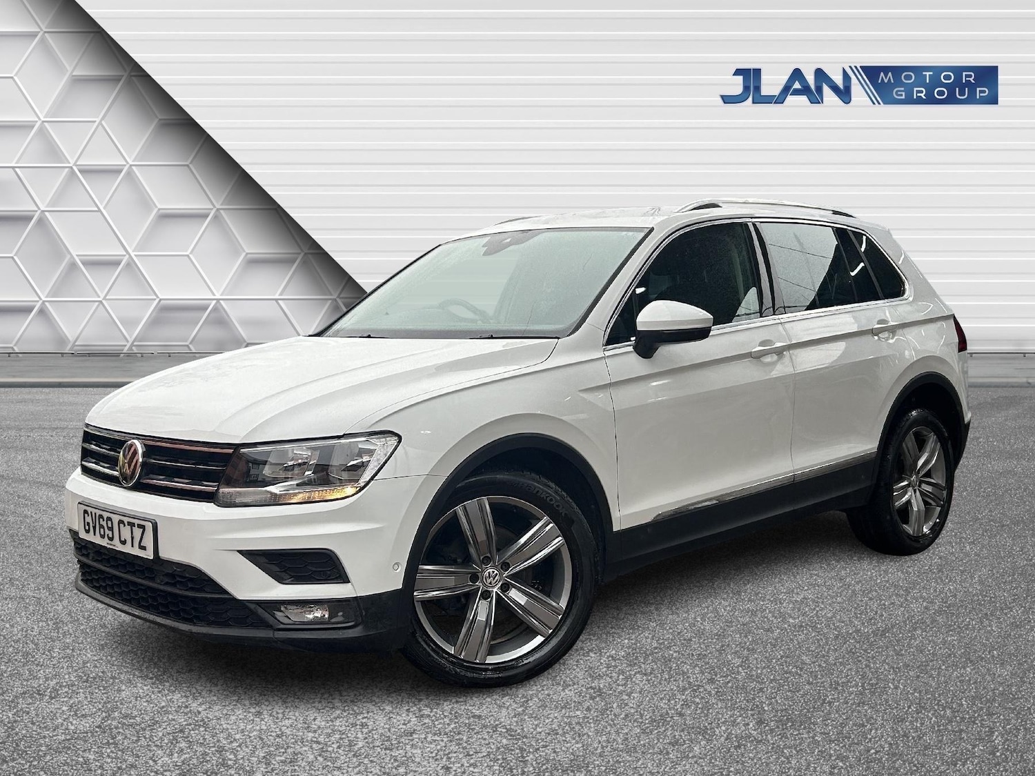 Used Volkswagen Tiguan 2019 for sale - 77696308: Photo 2