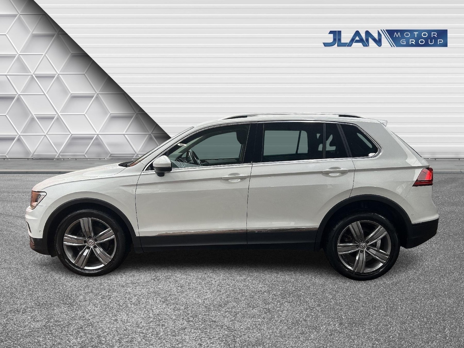 Used Volkswagen Tiguan 2019 for sale - 77696308: Photo 8