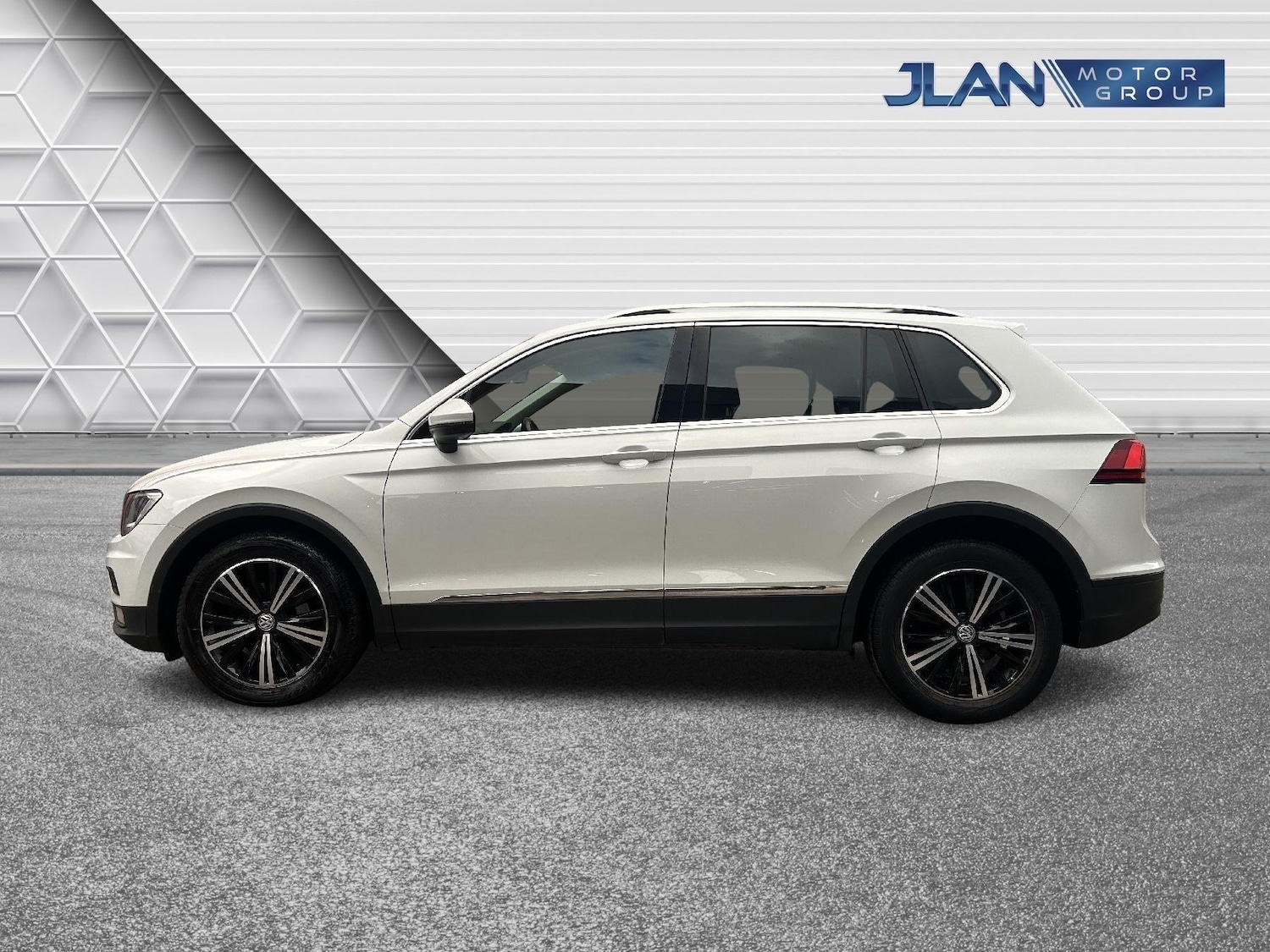 Used Volkswagen Tiguan 2018 for sale - 78184937: Photo 10