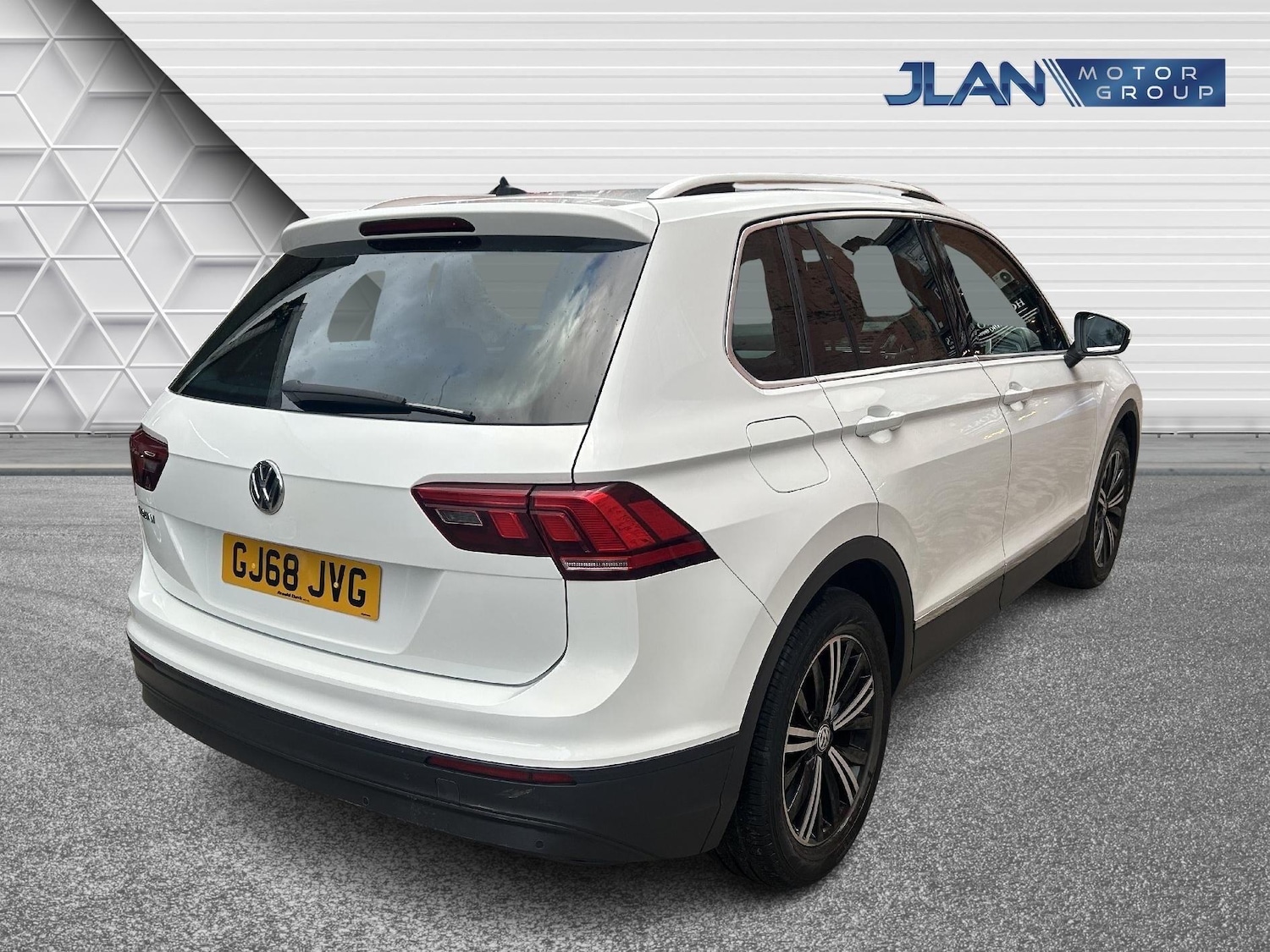 Used Volkswagen Tiguan 2018 for sale - 78184937: Photo 12