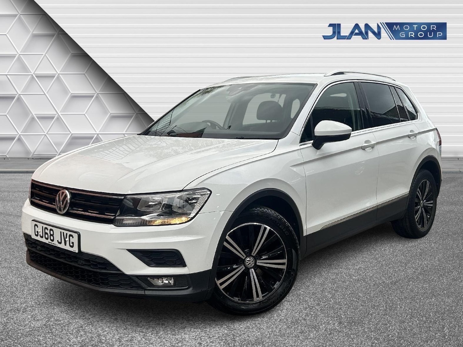 Used Volkswagen Tiguan 2018 for sale - 78184937: Photo 2