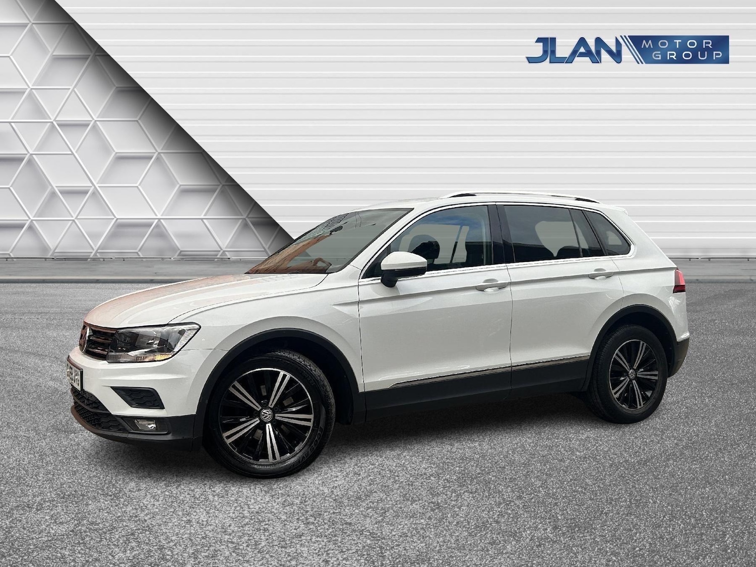 Used Volkswagen Tiguan 2018 for sale - 78184937: Photo 6