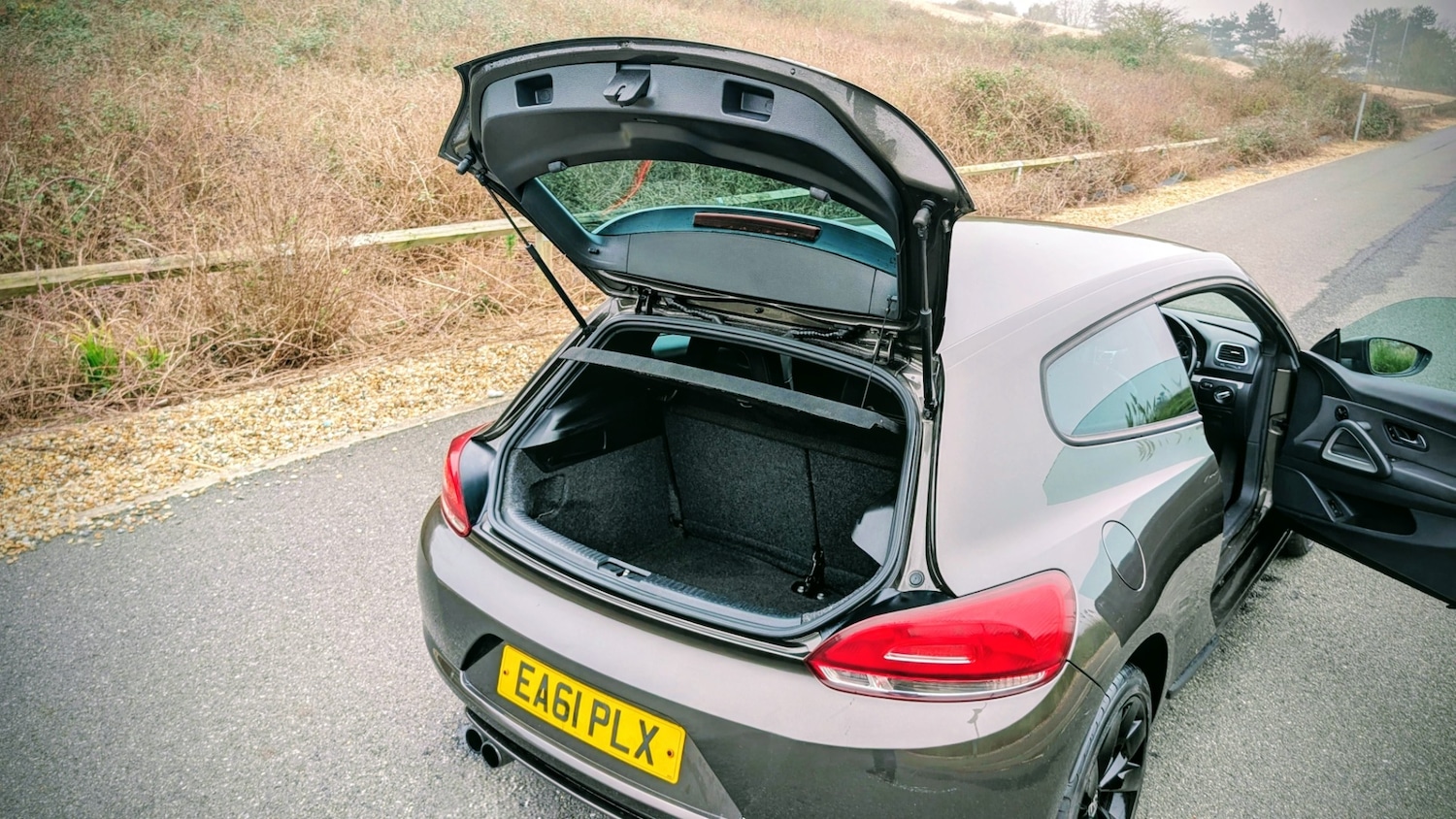 Used Volkswagen Scirocco 2011 for sale - 77797193: Photo 17