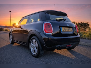 MINI Hatch feature image