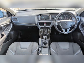 Used Volvo V40 2016 for sale - 78479249: Photo