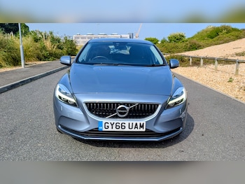 Used Volvo V40 2016 for sale - 78680516: Photo