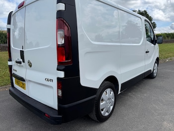 Used Vauxhall Vivaro 2015 for sale - 79547820: Photo