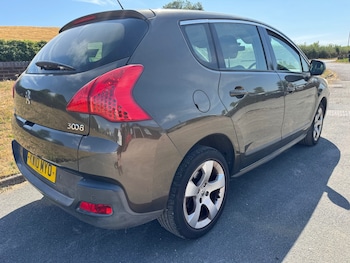 Used Peugeot 3008 2010 for sale - 79549130: Photo