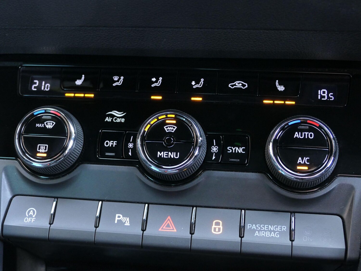 Used Skoda Karoq 2025 for sale - 76801901: Photo 11