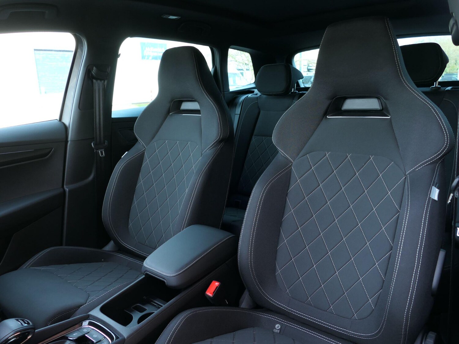 Used Skoda Karoq 2025 for sale - 76801901: Photo 12