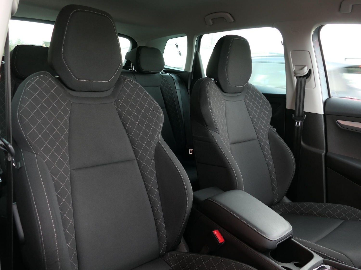 Used Skoda Karoq 2018 for sale - 76573318: Photo 8