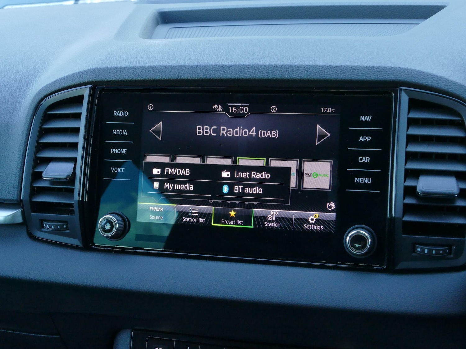 Used Skoda Karoq 2025 for sale - 76360127: Photo 27