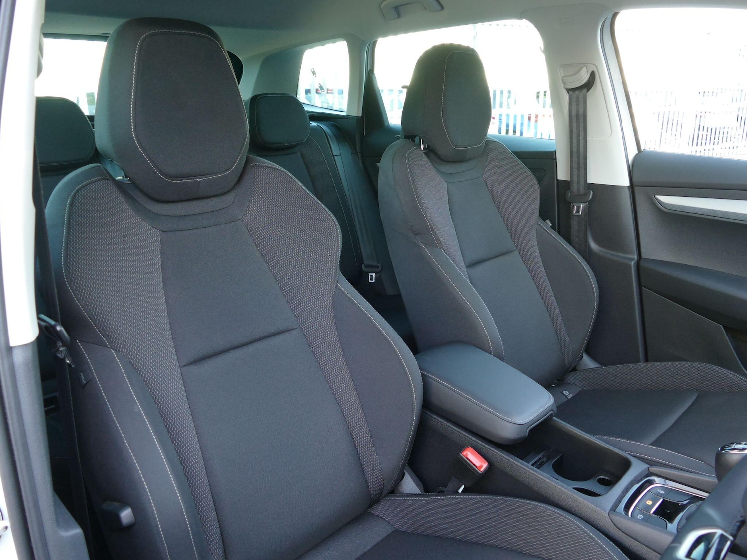 Used Skoda Karoq 2025 for sale - 76360127: Photo 8