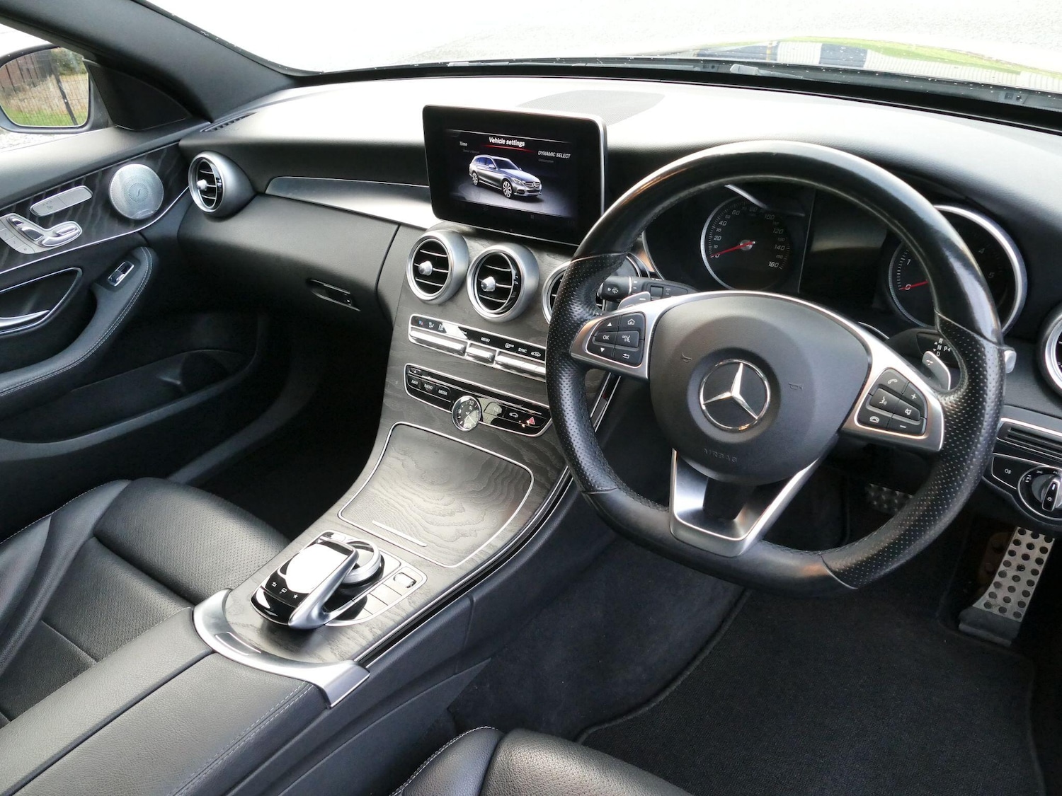 Used Mercedes-Benz C Class 2016 for sale - 76360938: Photo 2