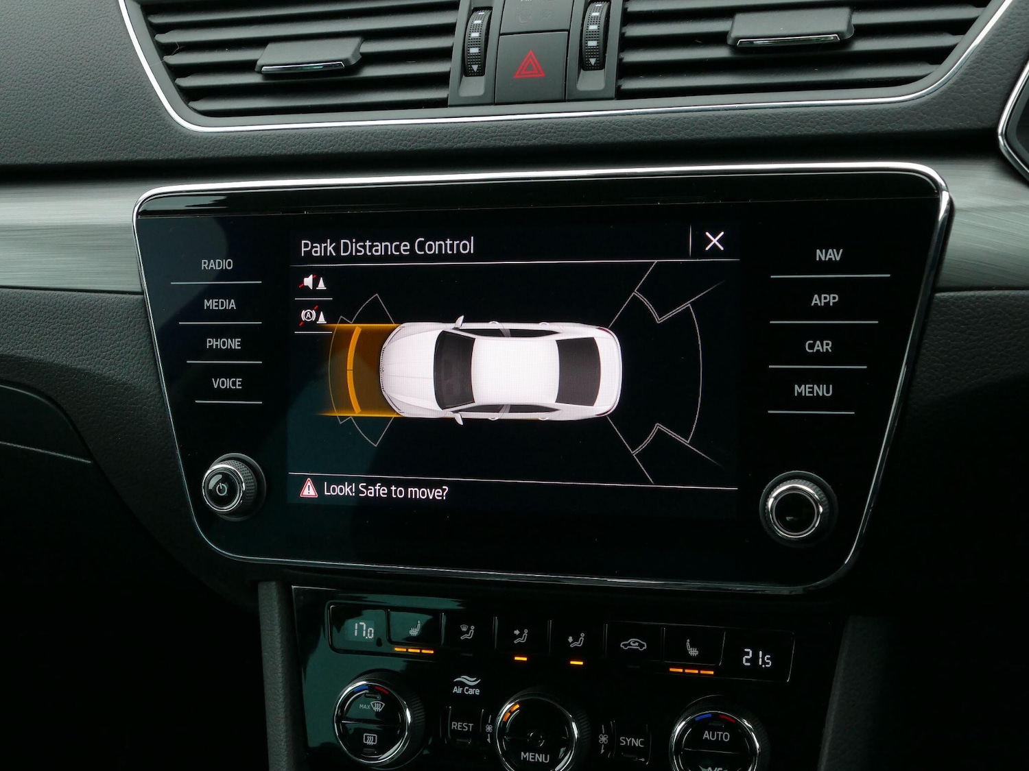 Used Skoda Superb 2023 for sale - 76360316: Photo 27