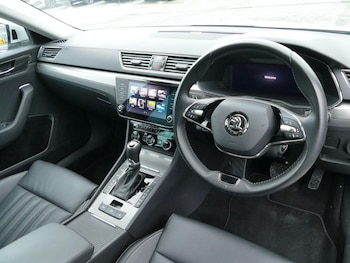 Used Skoda Superb 2023 for sale - 76360316: Photo