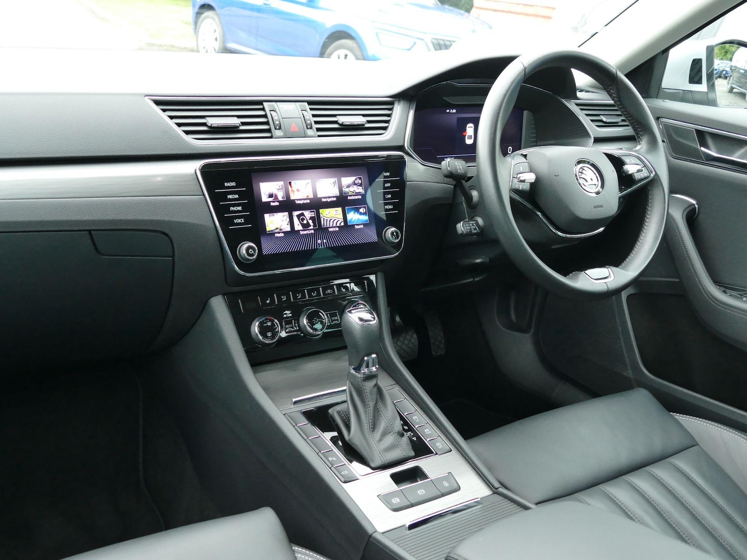 Used Skoda Superb 2023 for sale - 76360316: Photo 8