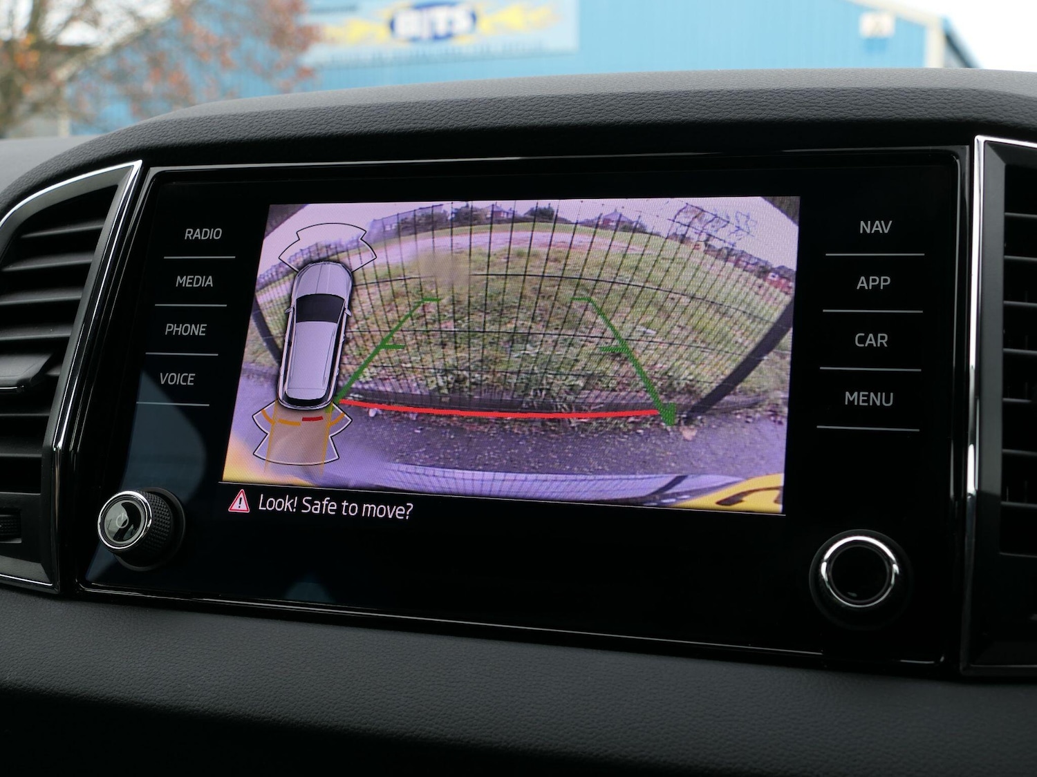 Used Skoda Karoq 2023 for sale - 76952759: Photo 23