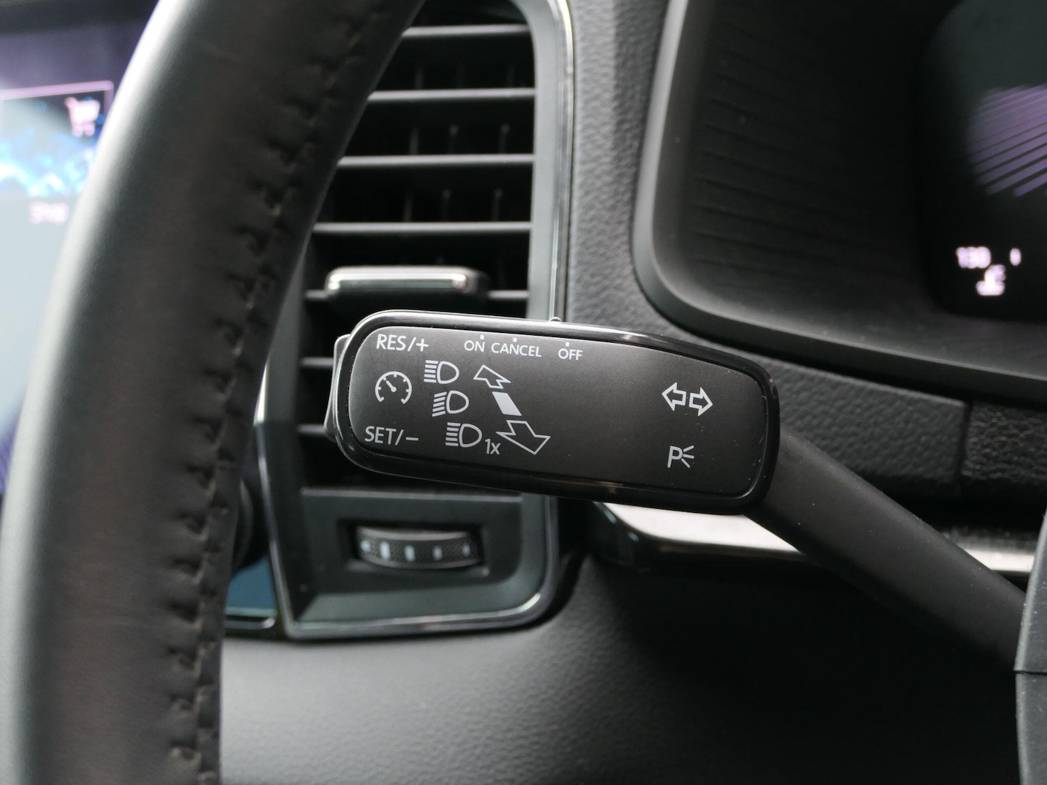 Used Skoda Karoq 2023 for sale - 76952759: Photo 32