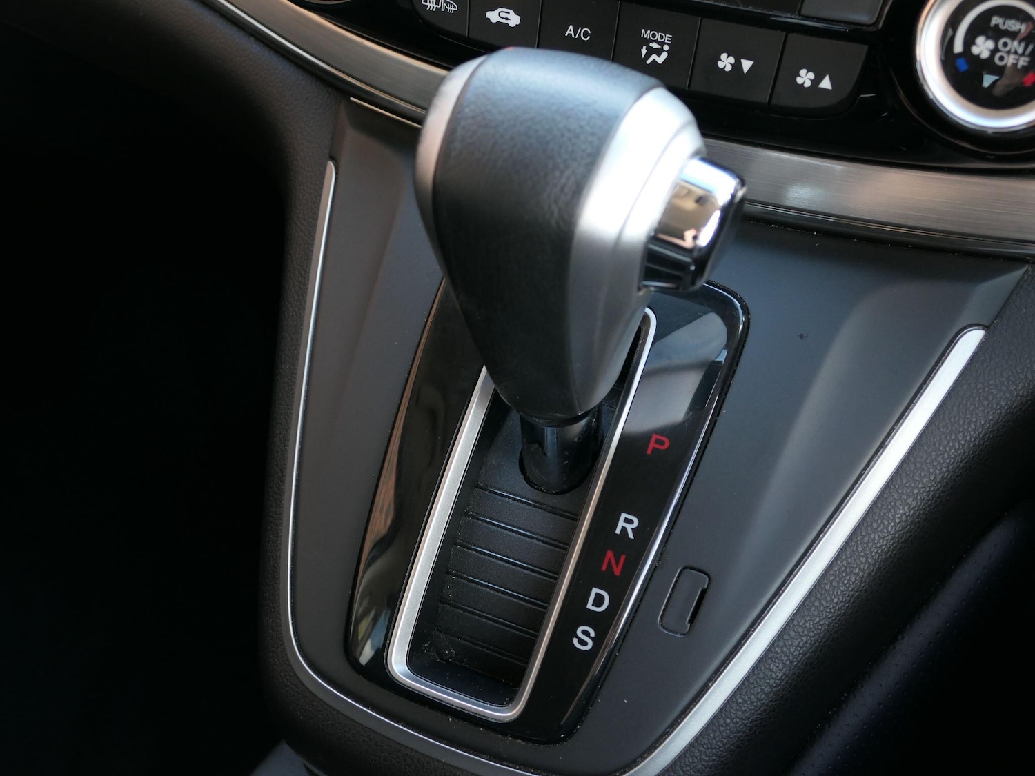 Used Honda CR-V 2016 for sale - 76431944: Photo 9