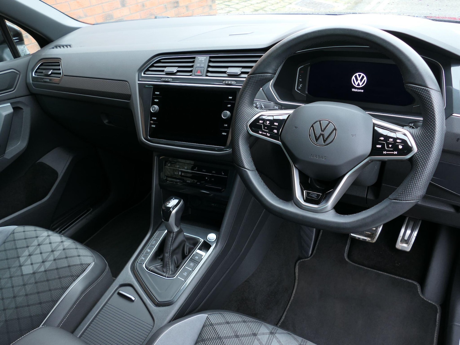 Used Volkswagen Tiguan 2023 for sale - 77279996: Photo 2