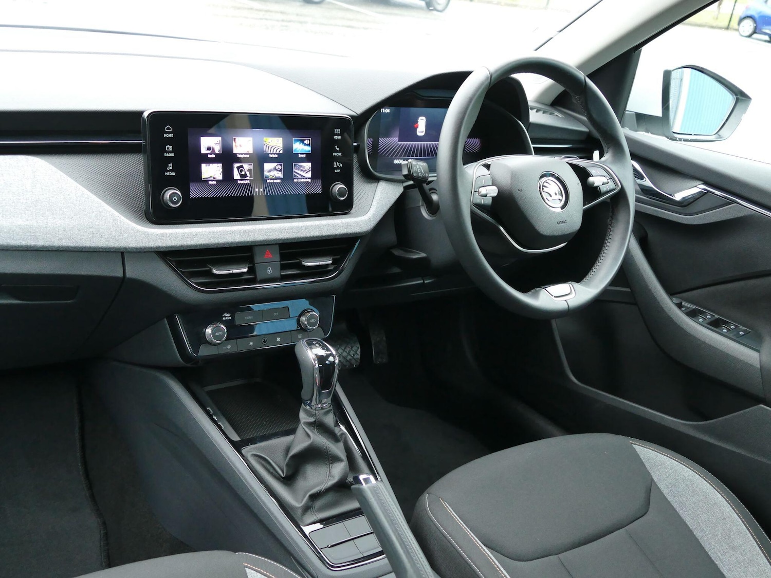 Used Skoda Kamiq 2024 for sale - 76361317: Photo 2