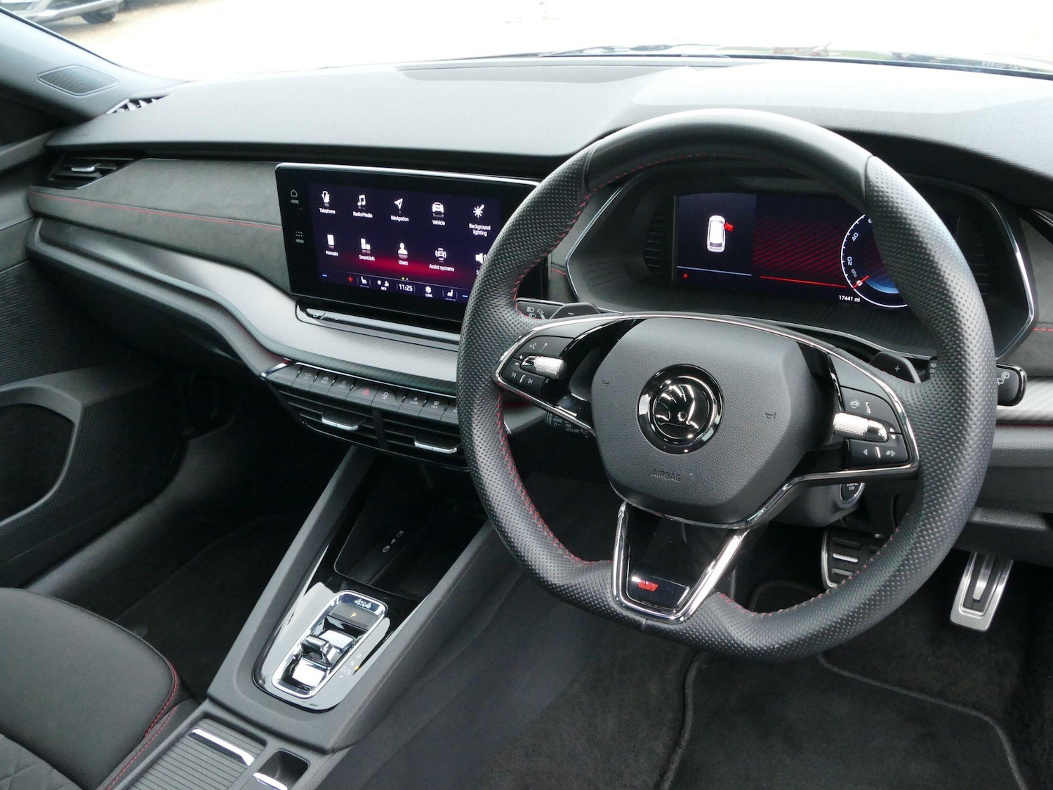 Used Skoda Octavia 2023 for sale - 76689749: Photo 2