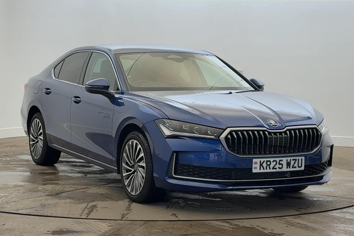 Used Skoda Superb 2025 for sale - 76657972: Photo 1