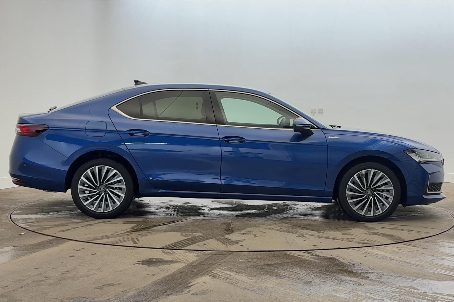 Used Skoda Superb 2025 for sale - 76657972: Photo 6