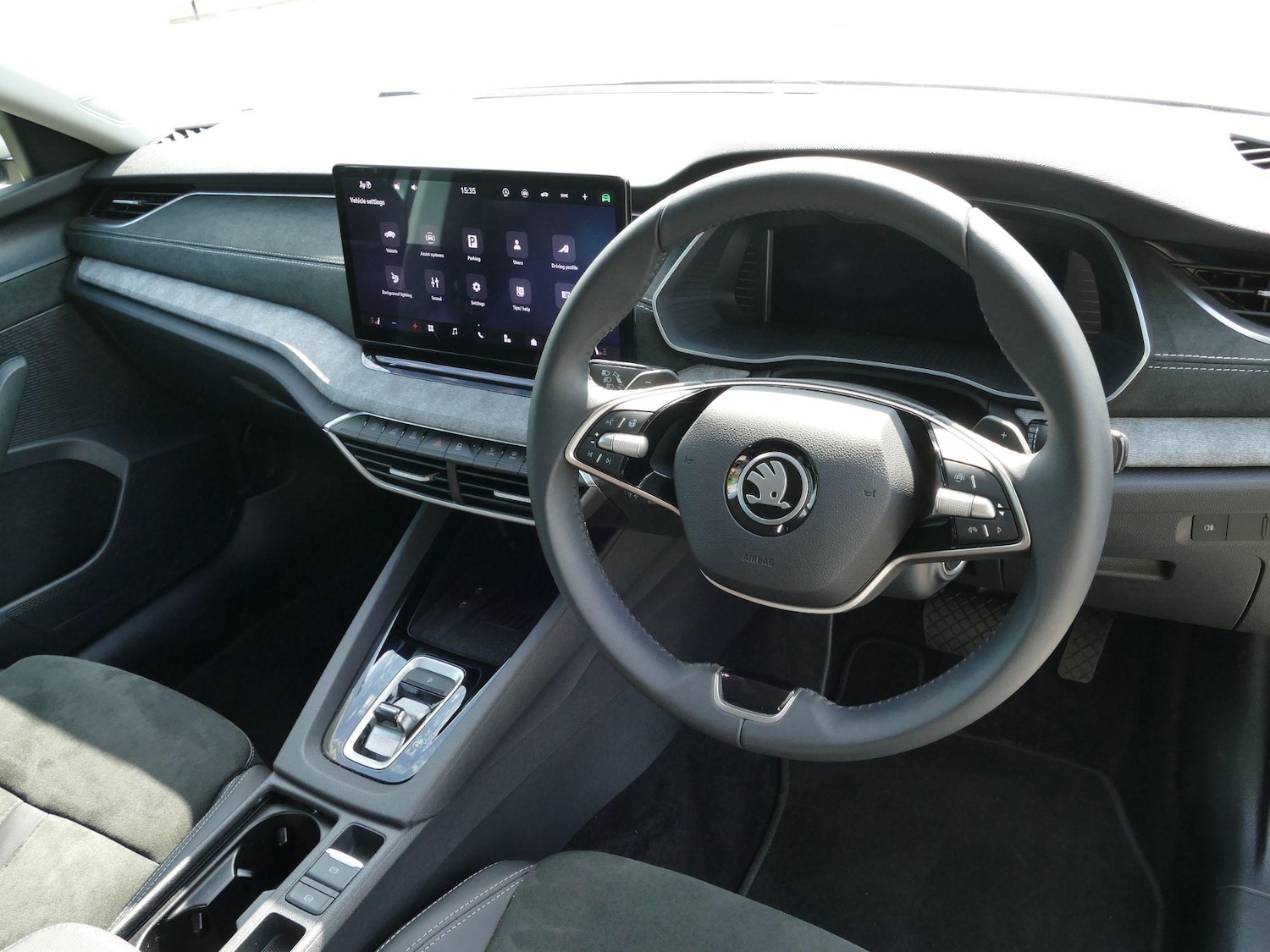 Used Skoda Octavia 2024 for sale - 76360489: Photo 2