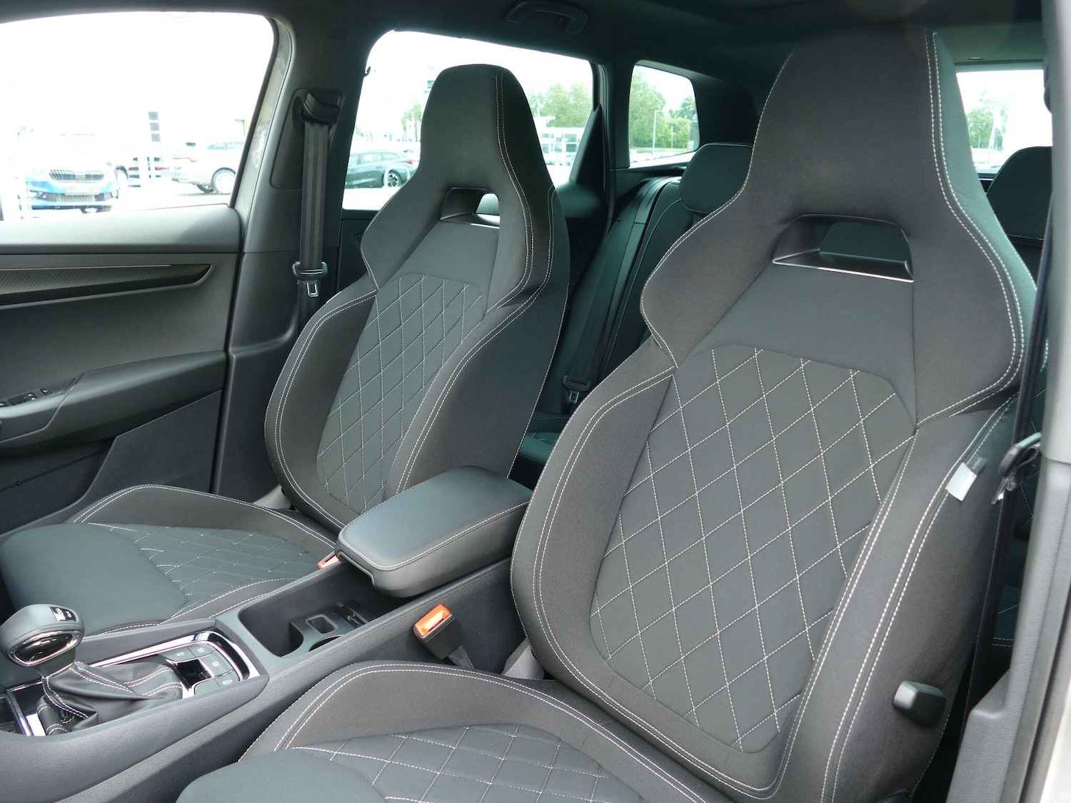 Used Skoda Karoq 2023 for sale - 76634029: Photo 10